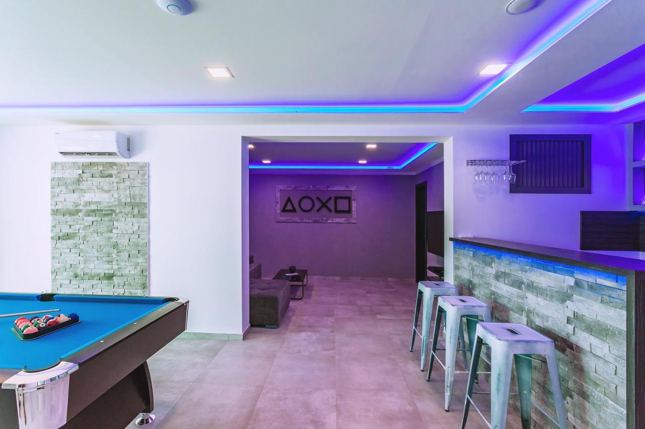 Villa Belvedere With Heated Pool, Billiards, Media Room, Sea Views,10 Pax Omiš Zewnętrze zdjęcie