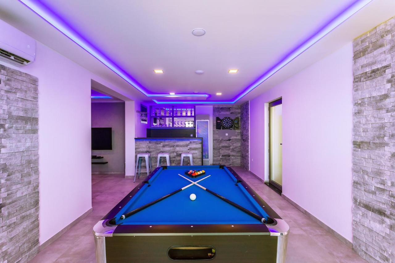 Villa Belvedere With Heated Pool, Billiards, Media Room, Sea Views,10 Pax Omiš Zewnętrze zdjęcie