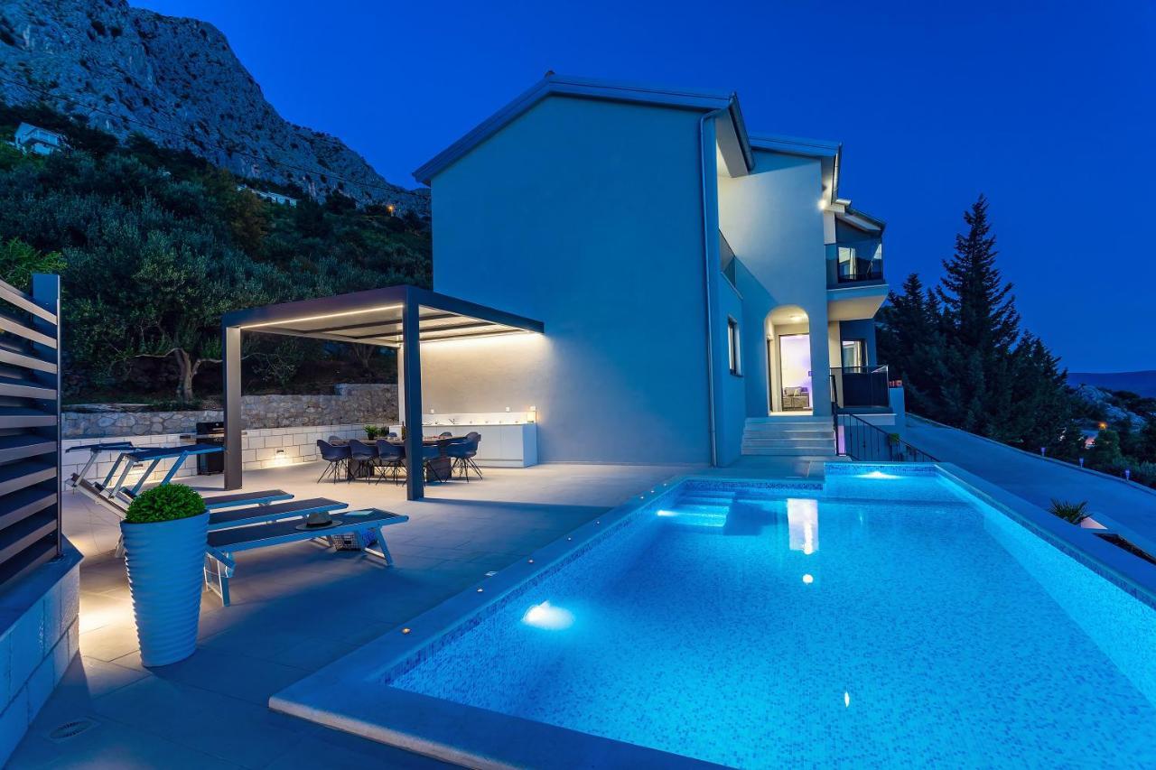Villa Belvedere With Heated Pool, Billiards, Media Room, Sea Views,10 Pax Omiš Zewnętrze zdjęcie